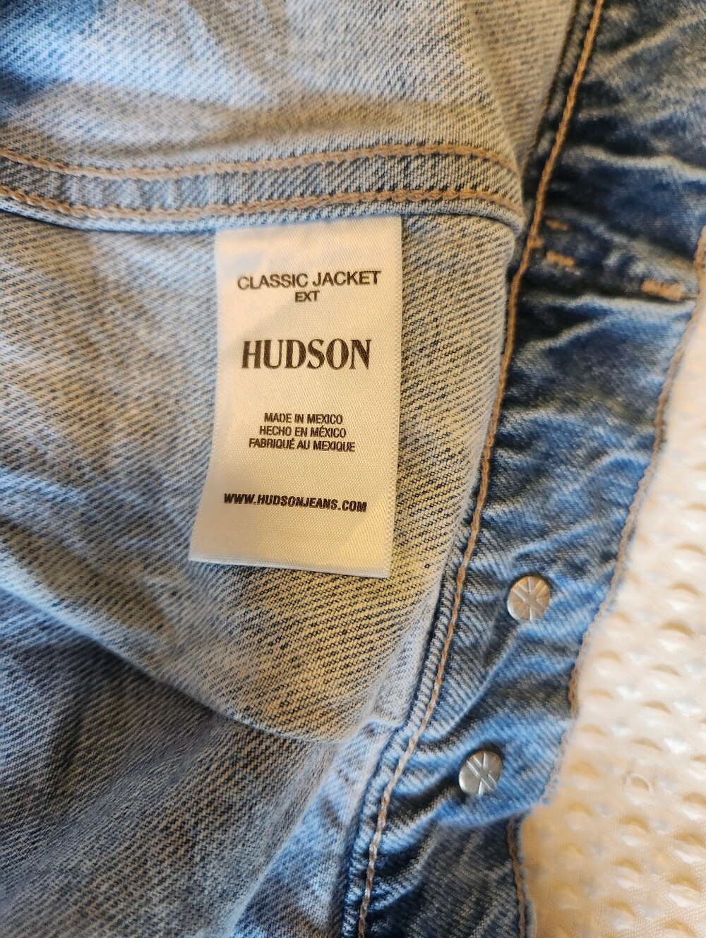 Women's Hudson Distressed Cropped Jean Jacket Size Small - Picture 7 of 8
